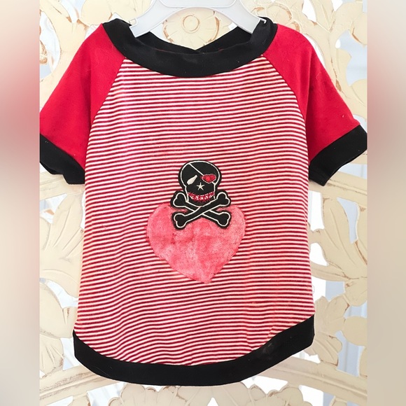 Skull and Crossbones Heart T with Rhinestone, SPF30 - Picture 1 of 4